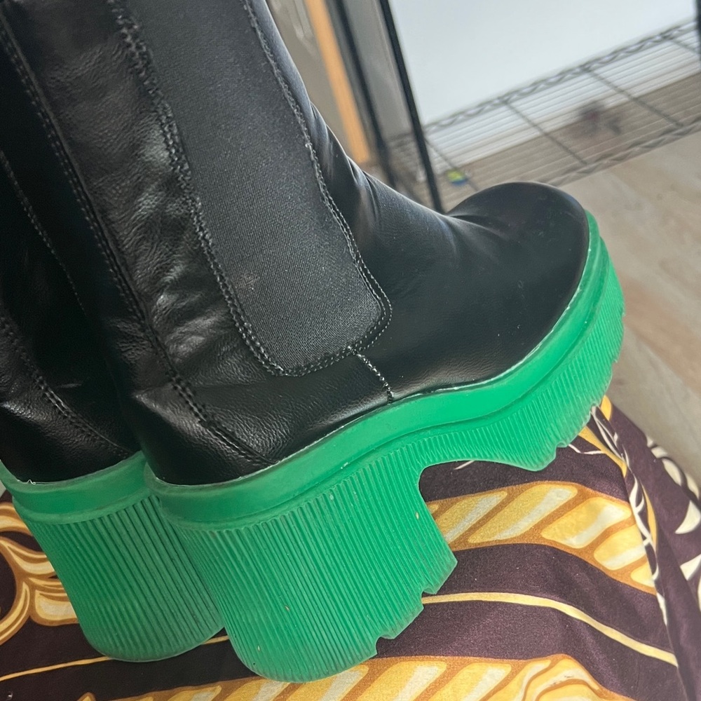 BAMBOO Black and Green Platform Boots